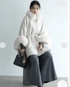 完売品 SNIDEL ファー付きミドルケープコート IVR アイボリー 未使用