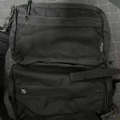 COMME CA ISM ブラックショルダーバッグ& バックパック