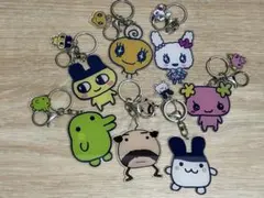 たまごっち、アクリルキーホルダー(くちぱっち) 正面、横向き　各980円