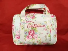 Cath Kidston フラワーコスメポーチ　通帳、母子手帳ケースのサムネイル
