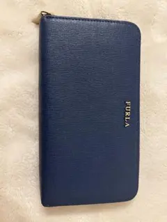 値下げ考え中　フルラ　長財布