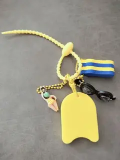 【訳ありお値引商品】スイミング　キーホルダー　黄色