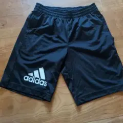 adidas ハーフパンツ