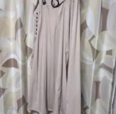 ロングスカート(フレアスカート) ベージュ 伸縮性あり 春物