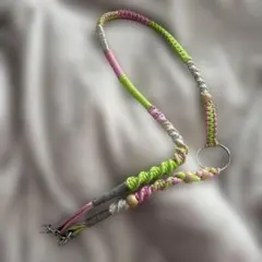 カラフル　編み込み　スマホショルダー　ストラップ