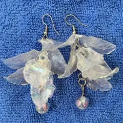 ハンドメイド　ピアス　大ぶり　リーフモチーフ　葉っぱ