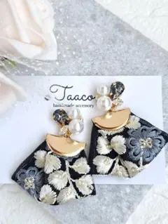 New＊ブラックリボン▷◁華やかパールMIX✽小花✽お花刺繍インドリボン