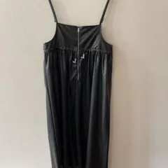 今週限定　印ブラック ジッパー付き合皮キャミワンピース