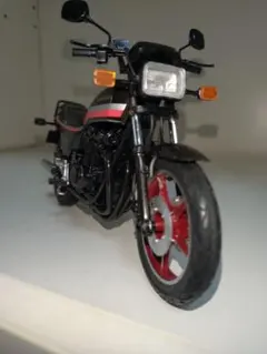 Kawasaki GPz400 バイク模型のサムネイル