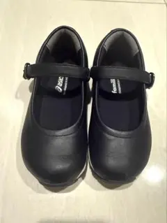 familiar×asicsのコラボ　フォーマルシューズ