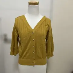 アースミュージックアンドエコロジー　五分袖カーディガン　辛子色　サイズフリー