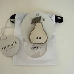 Item thumbnail for item eeeb2d6d-35e3-4c95-b075-08f956e800e4