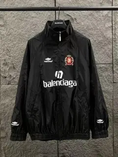 【超人気デザイン】BALENCIAGA☆ビッグロゴ入りパーカー PARISパリス 超人気デザイン】BALENCIAGA☆ビッグロゴ入りパーカー PARISパリス