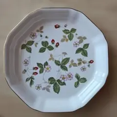 Wedgwood 八角形 イチゴデザイン皿　18cm