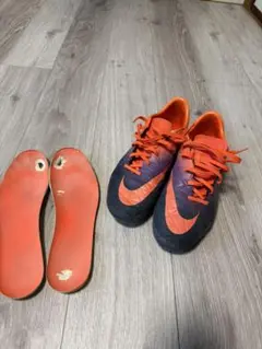 ナイキ ハイパーヴェノム サッカースパイク 27.5cm オレンジのサムネイル