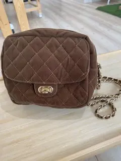 キルティングチェーンバッグ