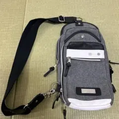 TK タケオキクチ　グレー ボディバッグ