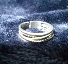 月初特価サービス(3/1～3/8) ツイストデザイン オープンリング