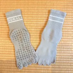 SUKALA グレー 5本指ヨガソックス