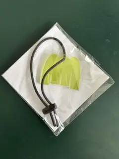 イエロー アクリル ストラップ