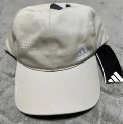 adidas ベージュ ベースボールキャップ