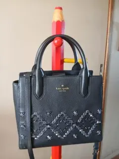 ケイトスペードの、程好いサイズな2WAY kurl黒河バッグ