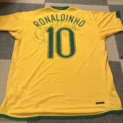 サッカー元ブラジル代表ロナウジーニョ直筆サイン入りTシャツ  ☆激レア☆ 2025年最新】ロナウジーニョ サインの人気アイテム - メルカリ