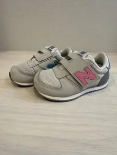 New Balance A420M ベビーシューズ グレー/青/ピンク