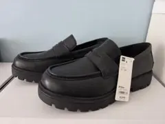 【新品】GUジーユーチャンキーソールローファー　29㎝　黒