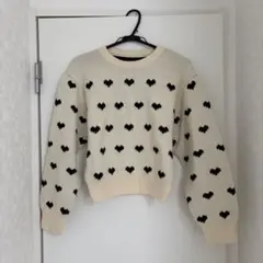 アイボリーブラックハート柄セーター F