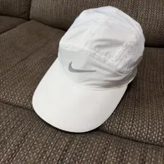 Nike DRI-FIT ホワイトキャップ