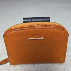 【美品】Dakota ペルラ　二つ折り財布 パール加工　ブローチ　ダコタのサムネイル