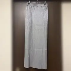 シルバー　メタリック　タイトスカート