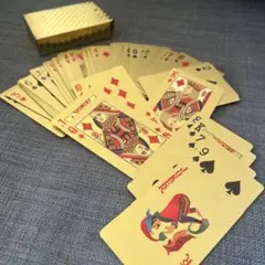 金色　トランプ