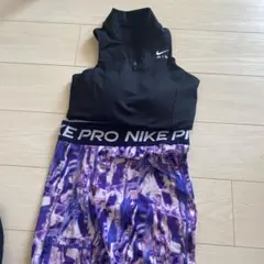 Nike AIR Nike pro ハイネックトップとレギンスセット