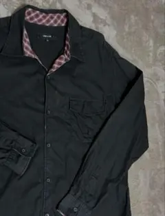 COMME CA ISM 黒の長袖シャツ Mサイズ 訳アリのサムネイル