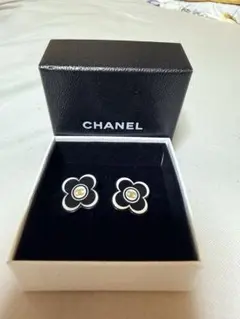 CHANEL カメリアイヤリング黒白レア 小箱付き 即購入OK 即日発送 
