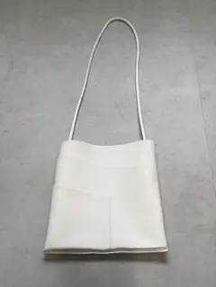 NOMADIS MERRY ホワイト　レザー　ショルダーバッグ