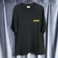 【希少】VETEMENTS ヴェトモン 18SS ロゴ Tシャツ 黒 Mのサムネイル