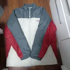 FILA ジップアップ ・軽くてめちゃ温かい❢❢❢❢❢
