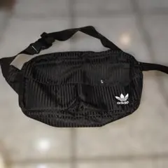 adidas ボディバッグ ウエストポーチ ブラック ストライプ