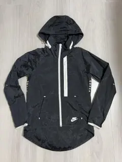 Nike ウィンドブレーカー ブラック　S ランニング　ポケット多　フード収納可