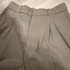 UNIQLO タックワイドパンツ　オリーブ　Ｓ