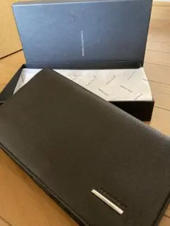 ピクアドロ PIQUADRO レザー 二つ折り　パスポート　カードケース