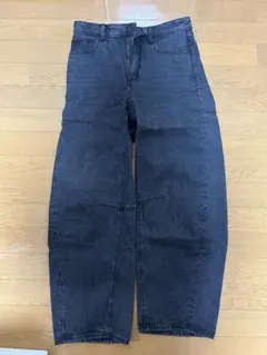 【GU】バレルレッグジーンズ(黒)