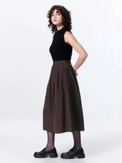 ジーユー　タックフレアスカート