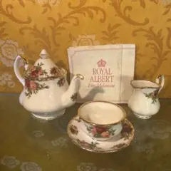 イギリスアンティークフェア　ロイヤルアルバート　ミニチュアのサムネイル
