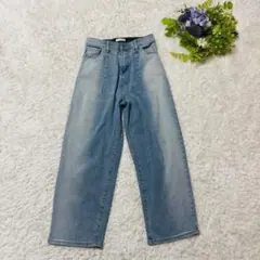 インディマーク　ハイウエスト ワイドタックデニムパンツ　ライトブルー　Mのサムネイル