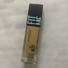 Maybelline Fit Me リキッドファンデーション 220のサムネイル