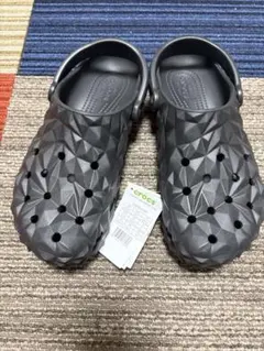 26㎝ crocs クロックス クラシック ジオメトリック クロッグ ブラックのサムネイル